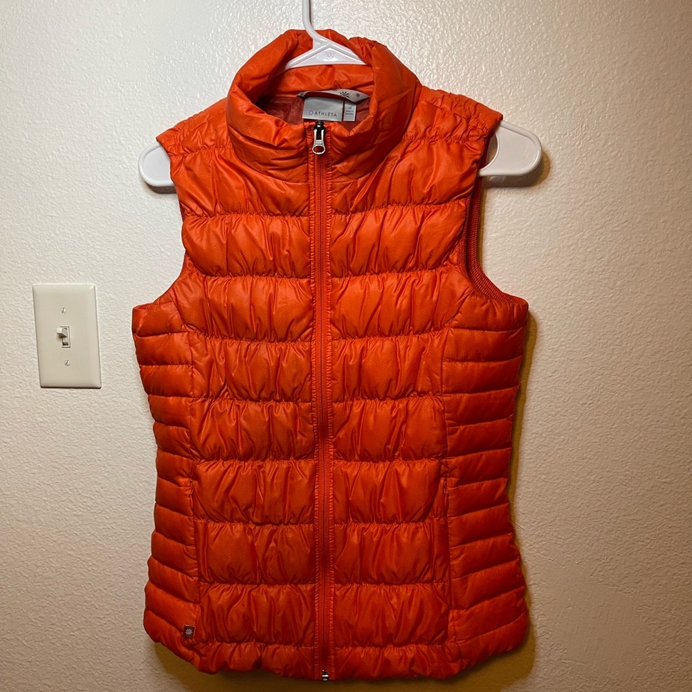 Athleta Downalicious Down Vest. Down Fill Nylon Vest. Size M
